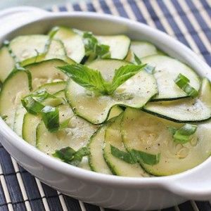 How to make quick-cooking lightly salted zucchini: the best ways