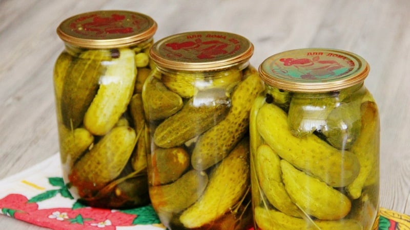 How to prepare crispy cucumbers with vodka for the winter: recipes and useful tips