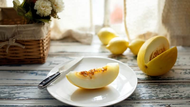 Is it possible to eat melon on an empty stomach: benefits, harms and contraindications