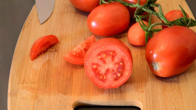 The Diabolic tomato developed by Japanese breeders: why it is good and why it is loved by domestic farmers