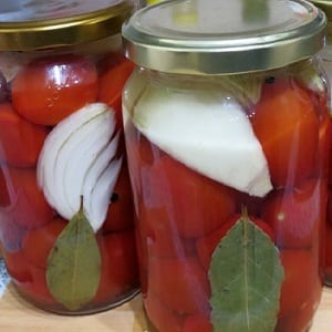 The most delicious recipes for pickling cherry tomatoes in jars for the winter: instructions and secrets of experienced housewives