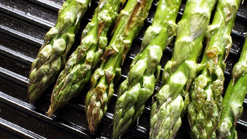 Is it possible to eat asparagus while breastfeeding and how to cook it correctly