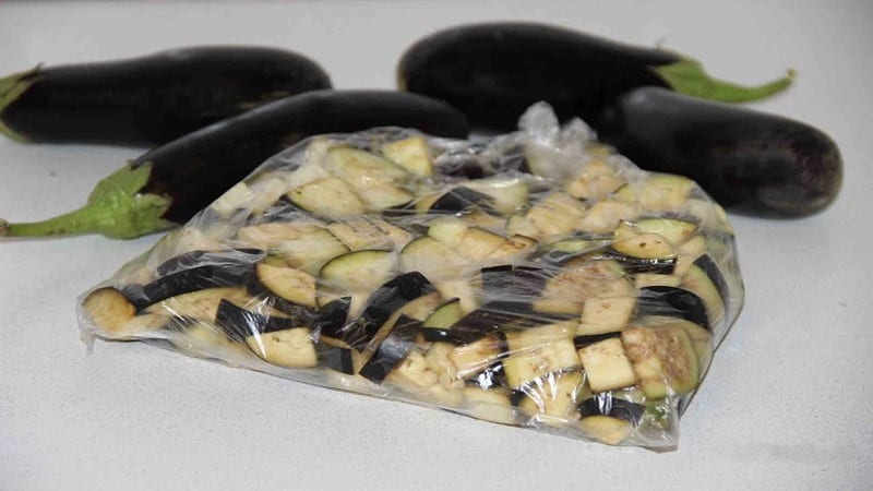 How to freeze eggplants fresh for the winter at home, and what to cook from them