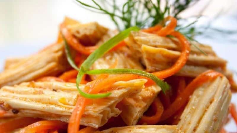 The benefits of pickled asparagus and how to cook it at home