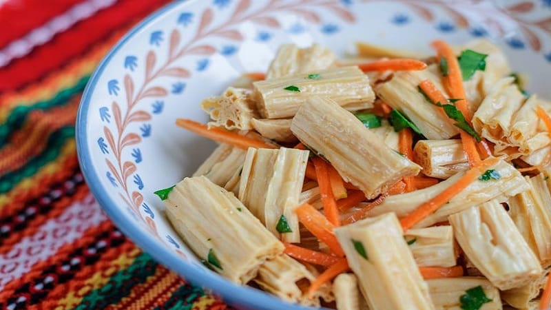 The benefits of pickled asparagus and how to cook it at home