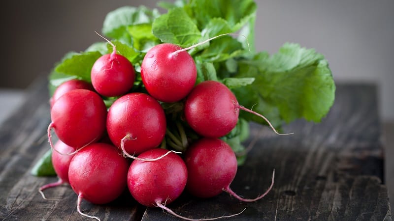 What vitamins are in radishes and why are they good for health?