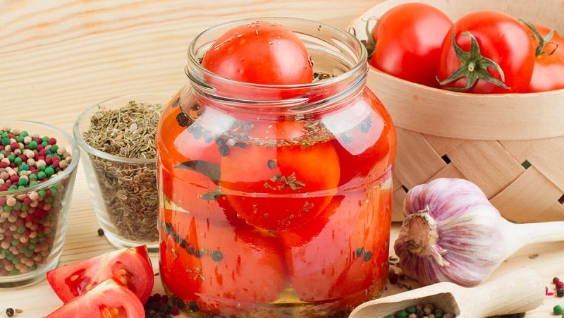 Canned tomatoes for the winter: a selection of the best recipes and useful tips for properly preparing twists
