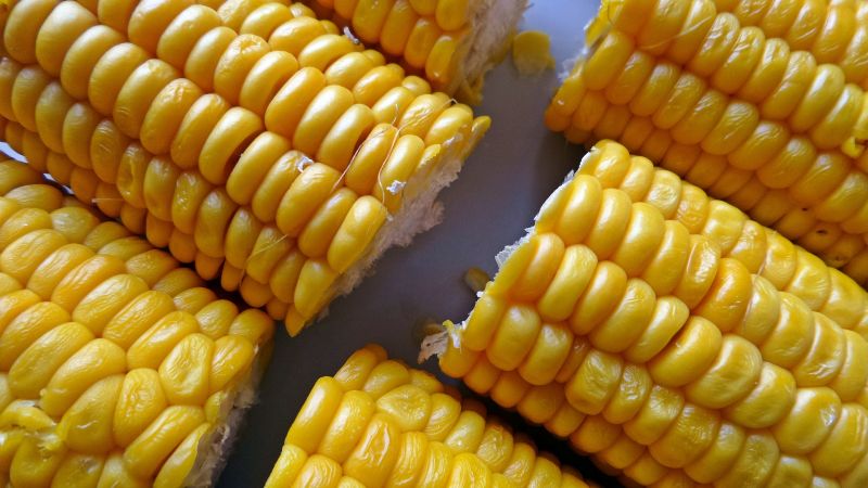 Is it possible to eat raw corn: the benefits and harms of a fresh vegetable, possible contraindications
