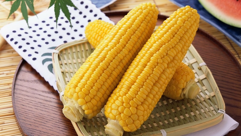 Is it possible to eat boiled corn with gastritis: arguments for and against, contraindications