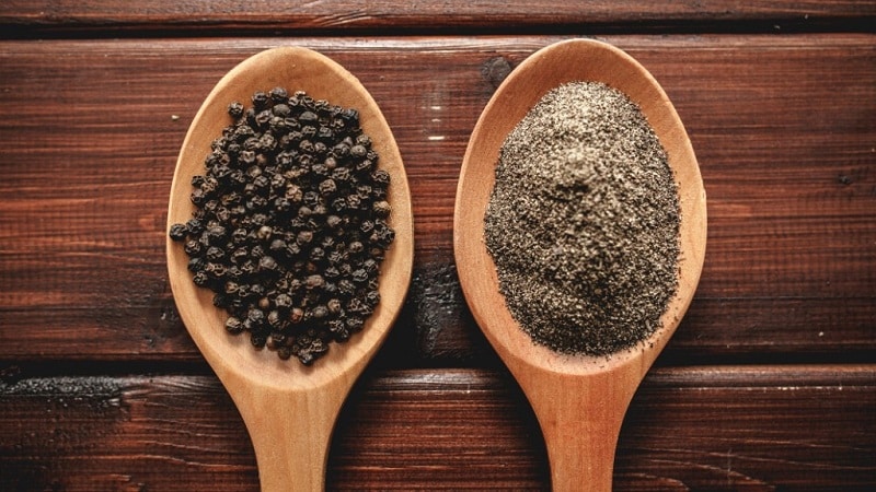 The benefits and harms of black pepper, as well as methods of its use in cooking, cosmetology and traditional medicine
