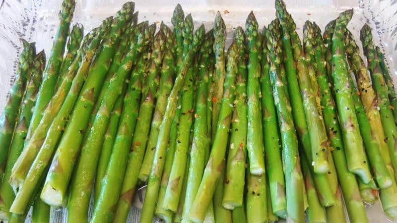 What is good about frozen asparagus and how to cook it correctly