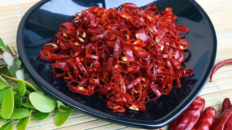 How to preserve hot peppers for the winter at home, frozen, dried or canned
