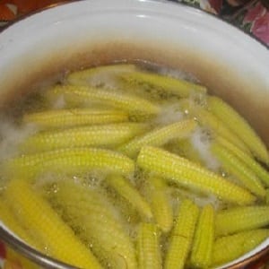 How to preserve corn on the cob for the winter at home: the best preservation recipes and the freezing method