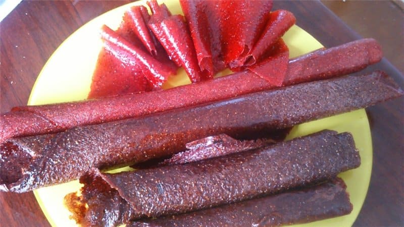 Step-by-step instructions: how to dry watermelon in an electric dryer and store the finished product