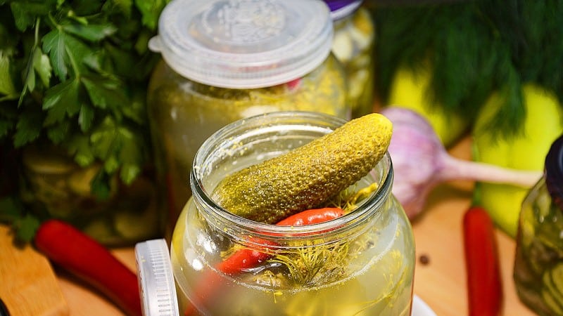 Why pickles become soft in a jar and how to prevent it