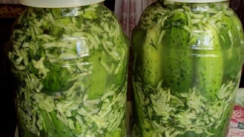 Covering cucumbers in their own juice quickly and tasty