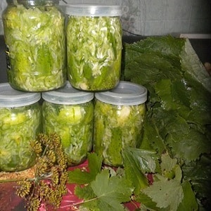 Covering cucumbers in their own juice quickly and tasty