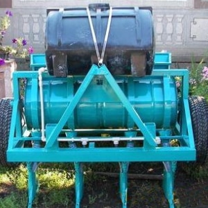 What is a garlic seeder: a review of the best models and instructions for making a planter with your own hands