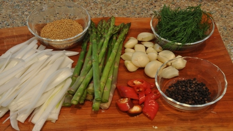 How to quickly and tasty cook canned asparagus: the best recipes