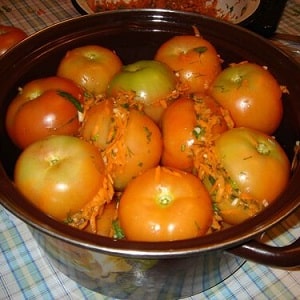 We make delicious preparations with our own hands - salted brown tomatoes: the best recipes and cooking tips