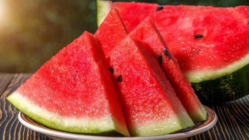 Watermelon increases or decreases blood pressure: can you eat it if you have hypertension?