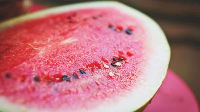 What do white veins mean in a watermelon and what other signs should you be wary of?