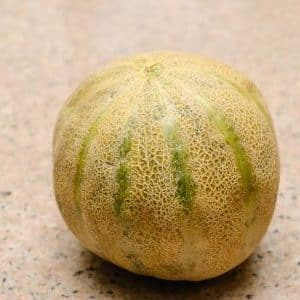 What to do if the melon is not ripe: storage rules for fruit ripening and tips for choosing