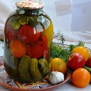 Tasty and easy to pickle cucumbers with vinegar for the winter in jars
