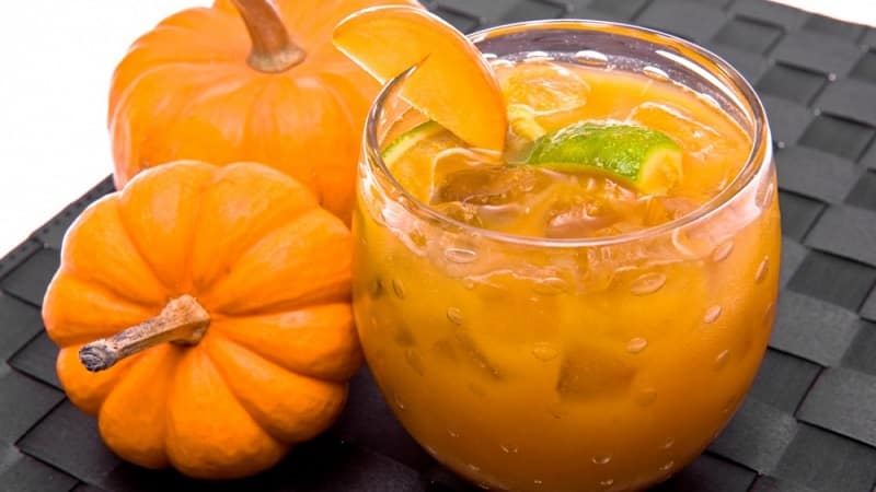 The benefits of pumpkin juice for women: get acquainted with the medicinal properties, prepare it yourself and drink it correctly