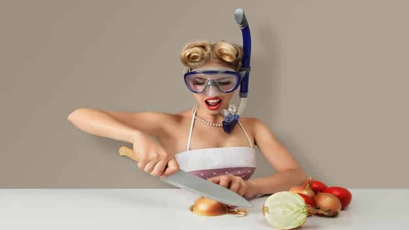 Stop crying in the kitchen: learn to cut onions without crying