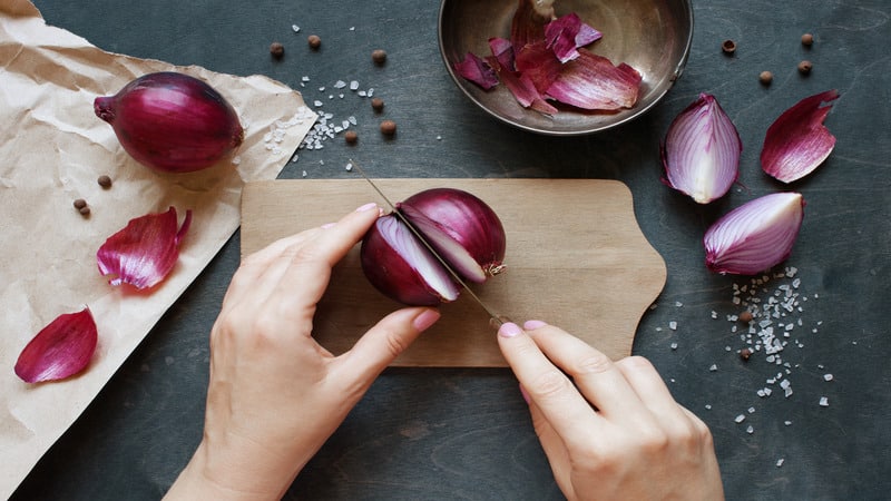 Stop crying in the kitchen: learn to cut onions without crying
