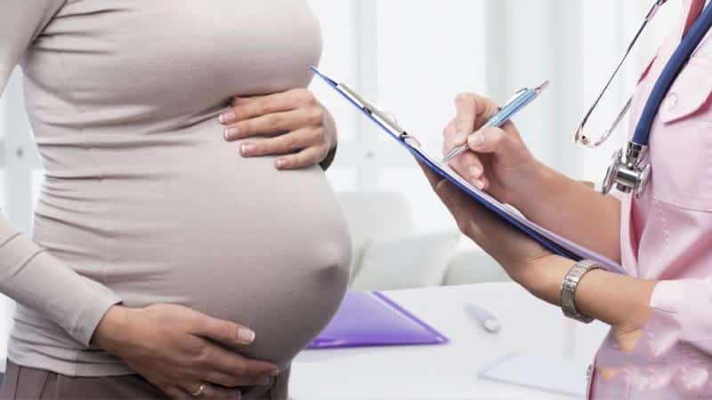 Can pregnant women eat dill: harm and benefits for the expectant mother and child