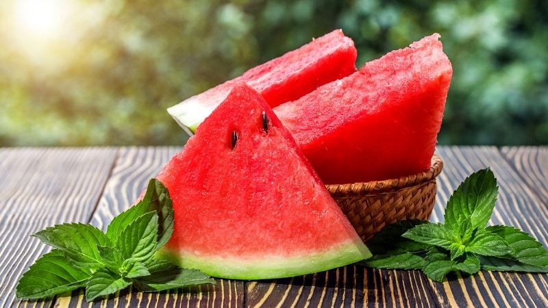 How is watermelon useful for weight loss, is it possible to eat it while fighting excess weight, options for the watermelon diet