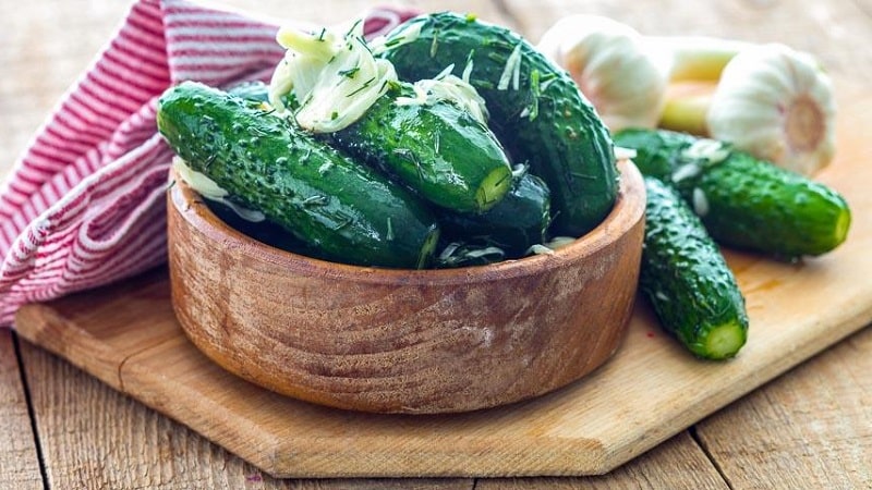 How to store lightly salted cucumbers after pickling so that they do not spoil or become oversalted
