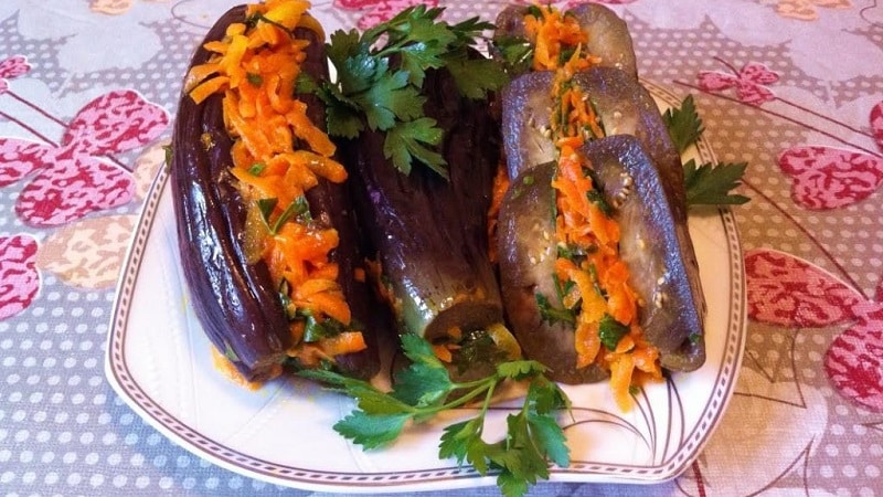 How to properly cook pickled eggplants stuffed with carrots and garlic