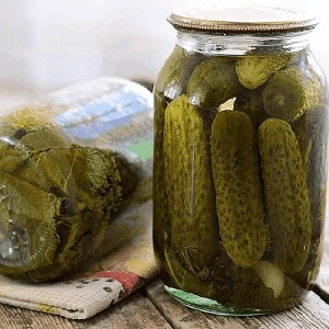The best recipes for pickling cucumbers with chili ketchup for the winter: prepare it deliciously and roll it up correctly