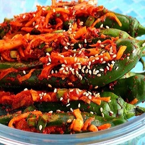 The best ways to prepare hot peppers for the winter: recipes for preserving and drying the hot seasoning