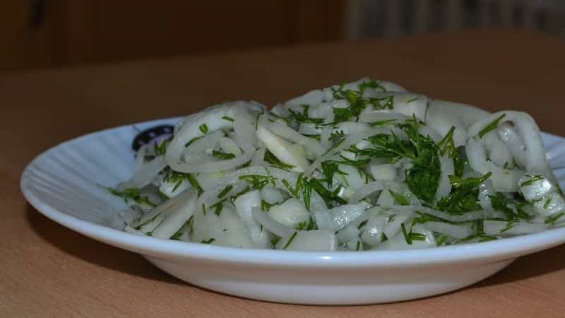 Affordable, quick and tasty ways to make pickled onions for barbecue, herring and salad