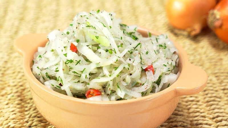 Affordable, quick and tasty ways to make pickled onions for barbecue, herring and salad