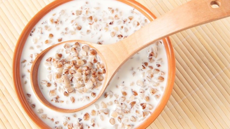 The benefits of eating buckwheat with kefir on an empty stomach in the morning