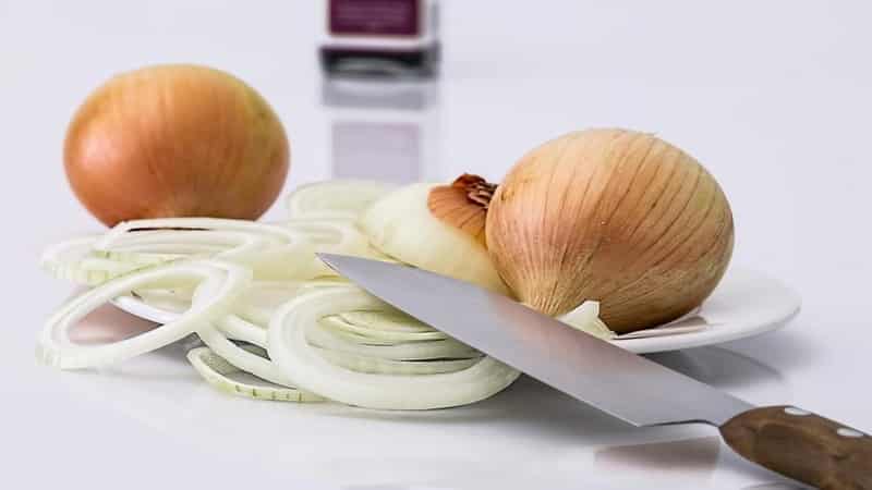 Onion hair masks for the treatment of baldness