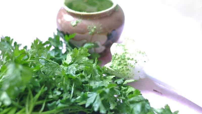 The best remedy for facial skin: homemade parsley masks