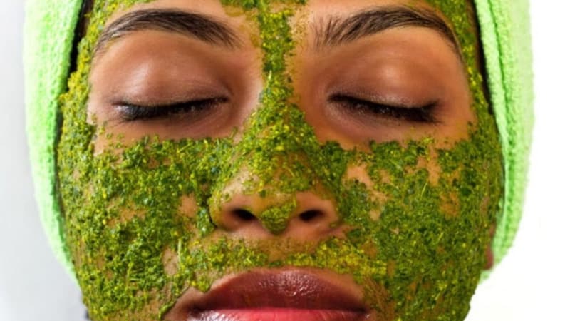 The best remedy for facial skin: homemade parsley masks