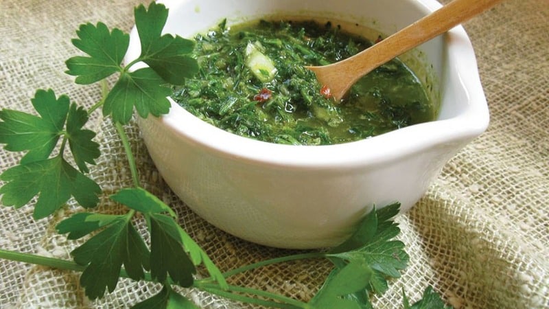 The best remedy for facial skin: homemade parsley masks