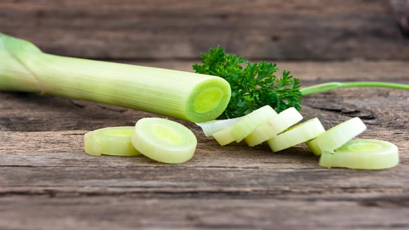 Health benefits and harms of leeks: what is good for them and how to use them correctly