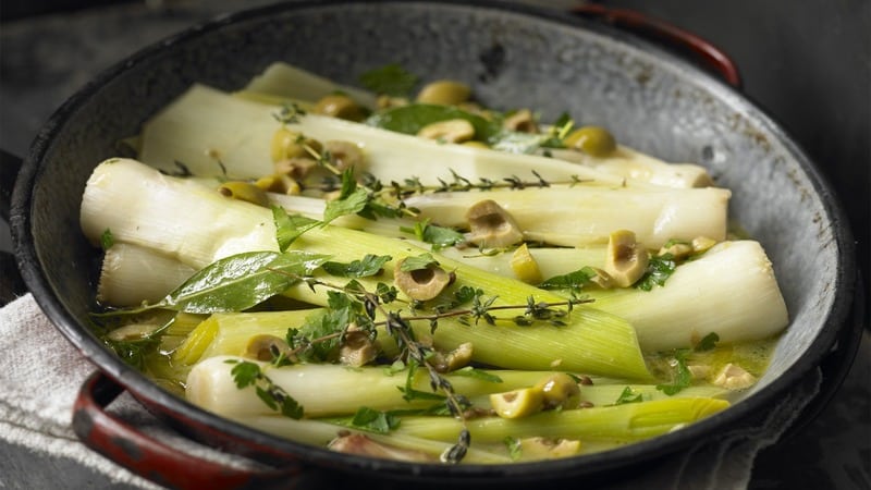 Health benefits and harms of leeks: what is good for them and how to use them correctly