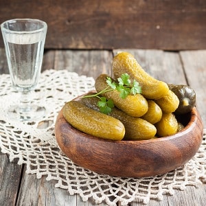 Crispy cucumbers for the winter without sterilization: pickling methods