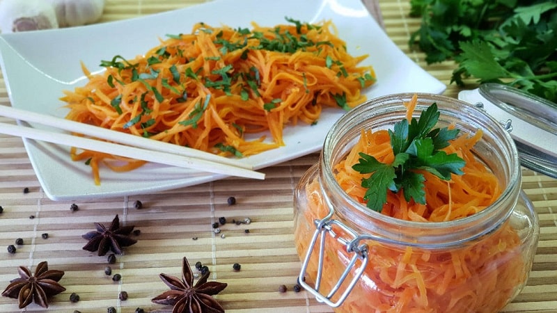 How to deliciously prepare carrots in Korean style for the winter in jars