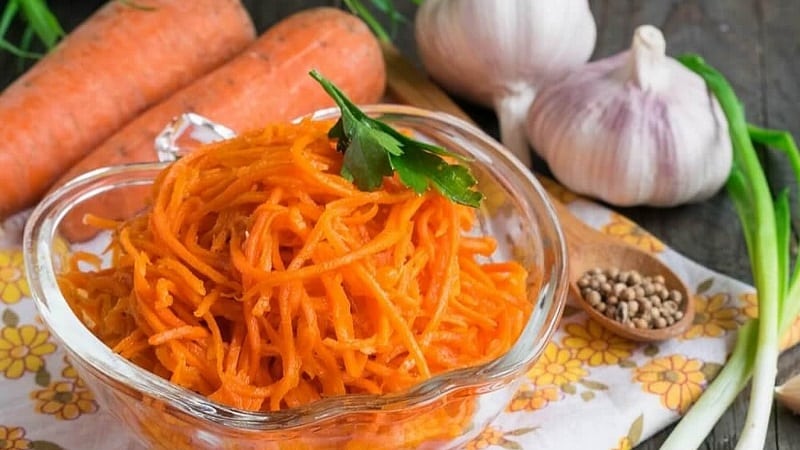 How to deliciously prepare carrots in Korean style for the winter in jars