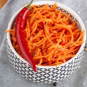 How to deliciously prepare carrots in Korean style for the winter in jars